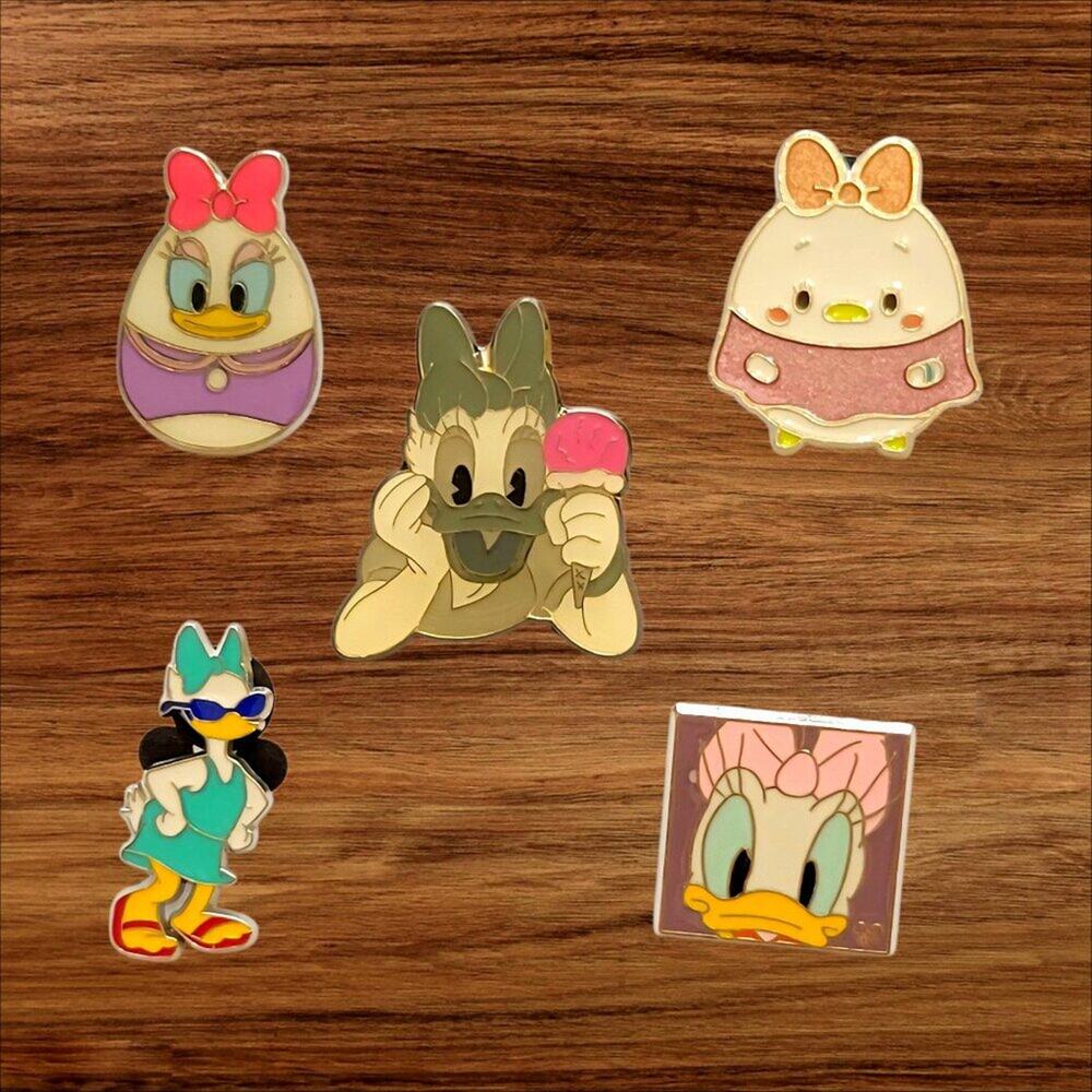 5 Daisy Duck Disney Parks Trading Pins, Plus 2 Bonus Pins